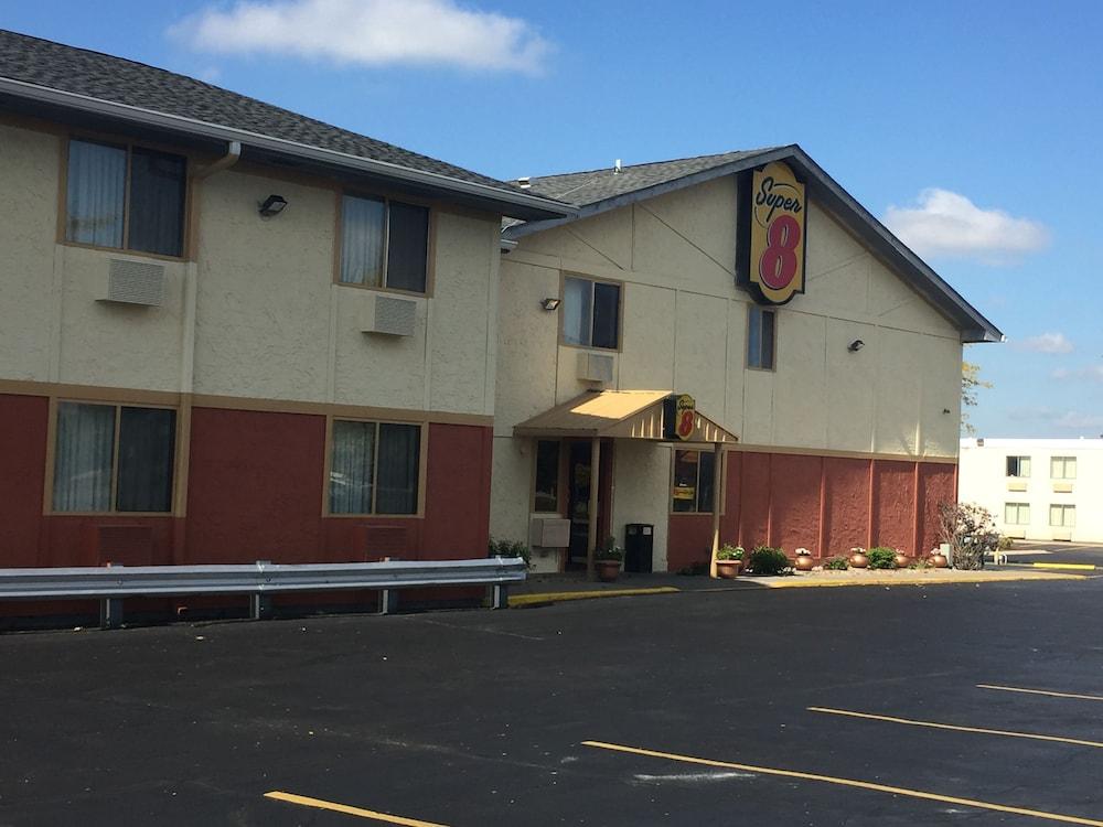 Super 8 By Wyndham Merrillville Exterior photo