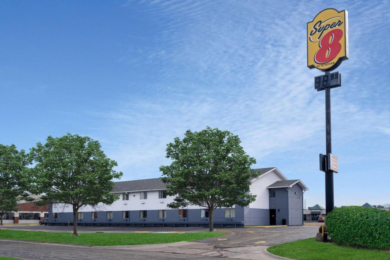 Super 8 By Wyndham Merrillville Exterior photo