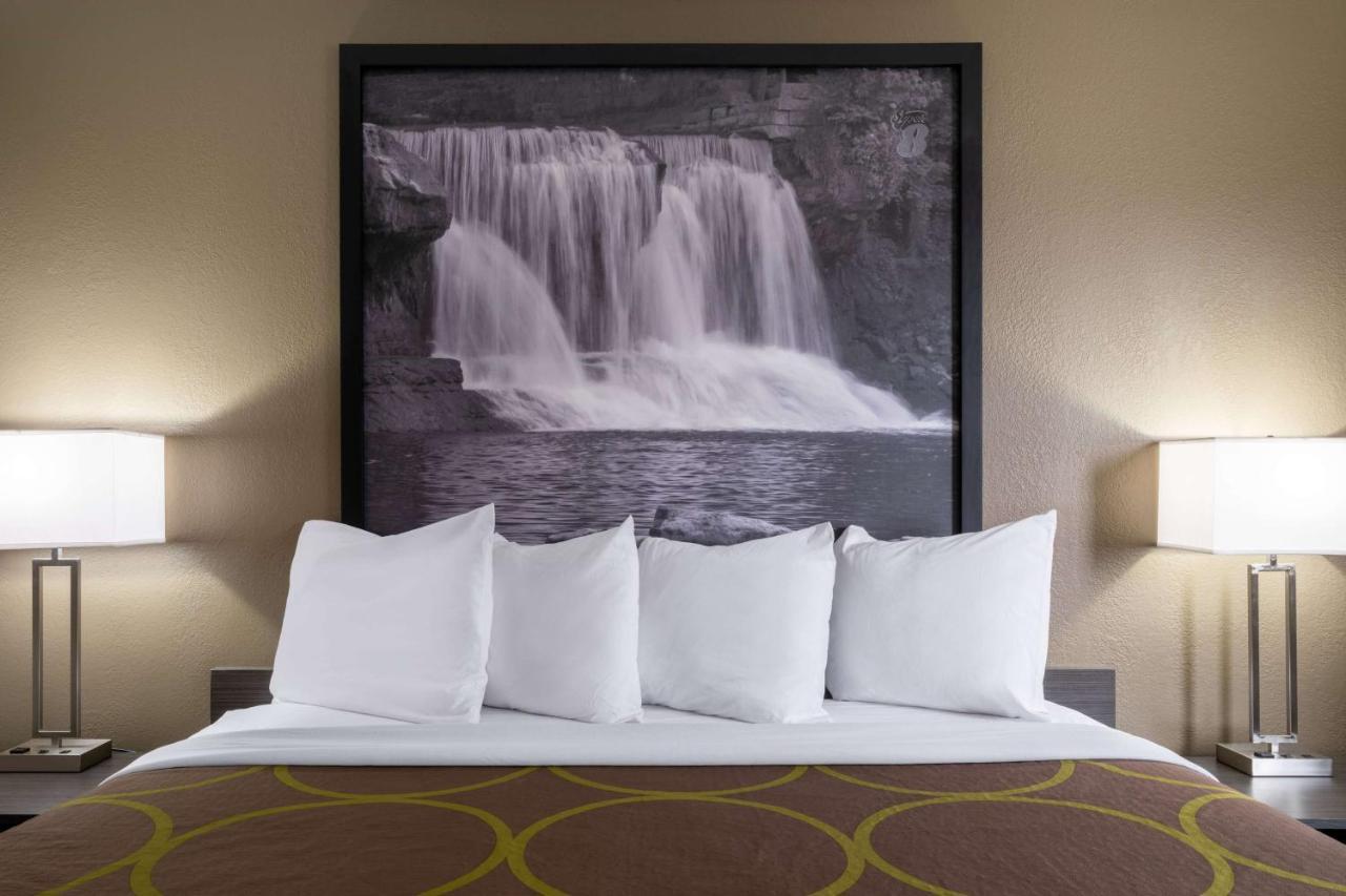 Super 8 By Wyndham Merrillville Exterior photo