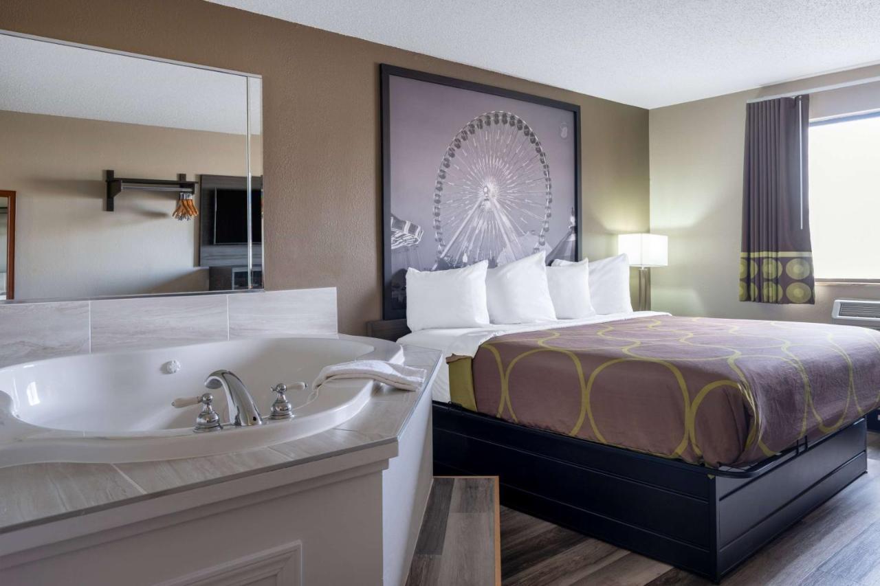 Super 8 By Wyndham Merrillville Exterior photo