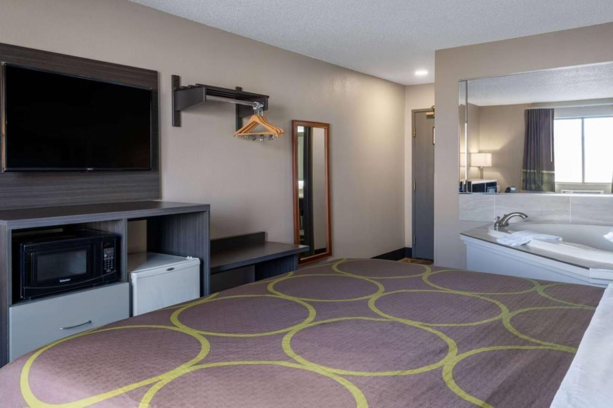 Super 8 By Wyndham Merrillville Exterior photo