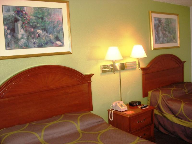 Super 8 By Wyndham Merrillville Exterior photo